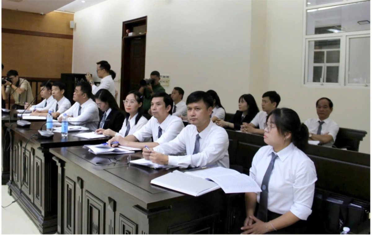 Ngày truyền thống Luật sư Việt Nam 10/10/2026: Lời tri ân từ Luật Phúc Khánh Ngày truyền thống Luật sư Việt Nam – Luật sư Nguyễn Văn Phúc, Công ty Luật TNHH Phúc Khánh tại phiên tòa